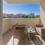 Διαμέρισμα Klanac No 1 *