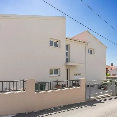 Apartment Klanac No 1