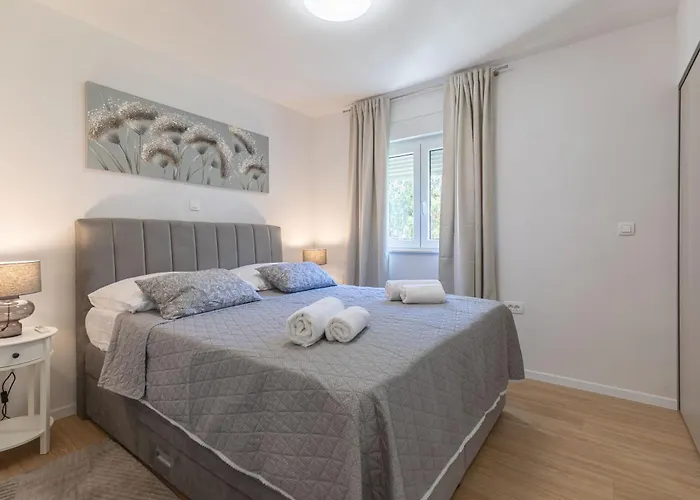 Apartment Klanac No 1 *