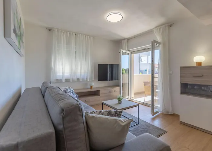 Apartment Klanac No 1 *