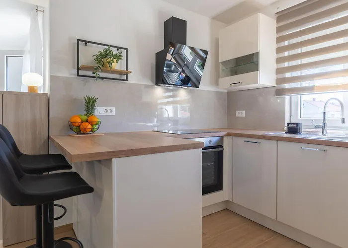 Apartment Klanac No 1 *